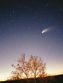 220px-Comet-Hale-Bopp-29-03-1997_hires_adj
